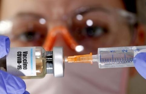 ЕК иска 70% от пълнолетните в ЕС да са ваксинирани до лятото